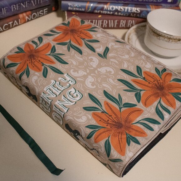 Bookish Box Currently Reading Fabric Dust Jacket - Picture 2 of 4